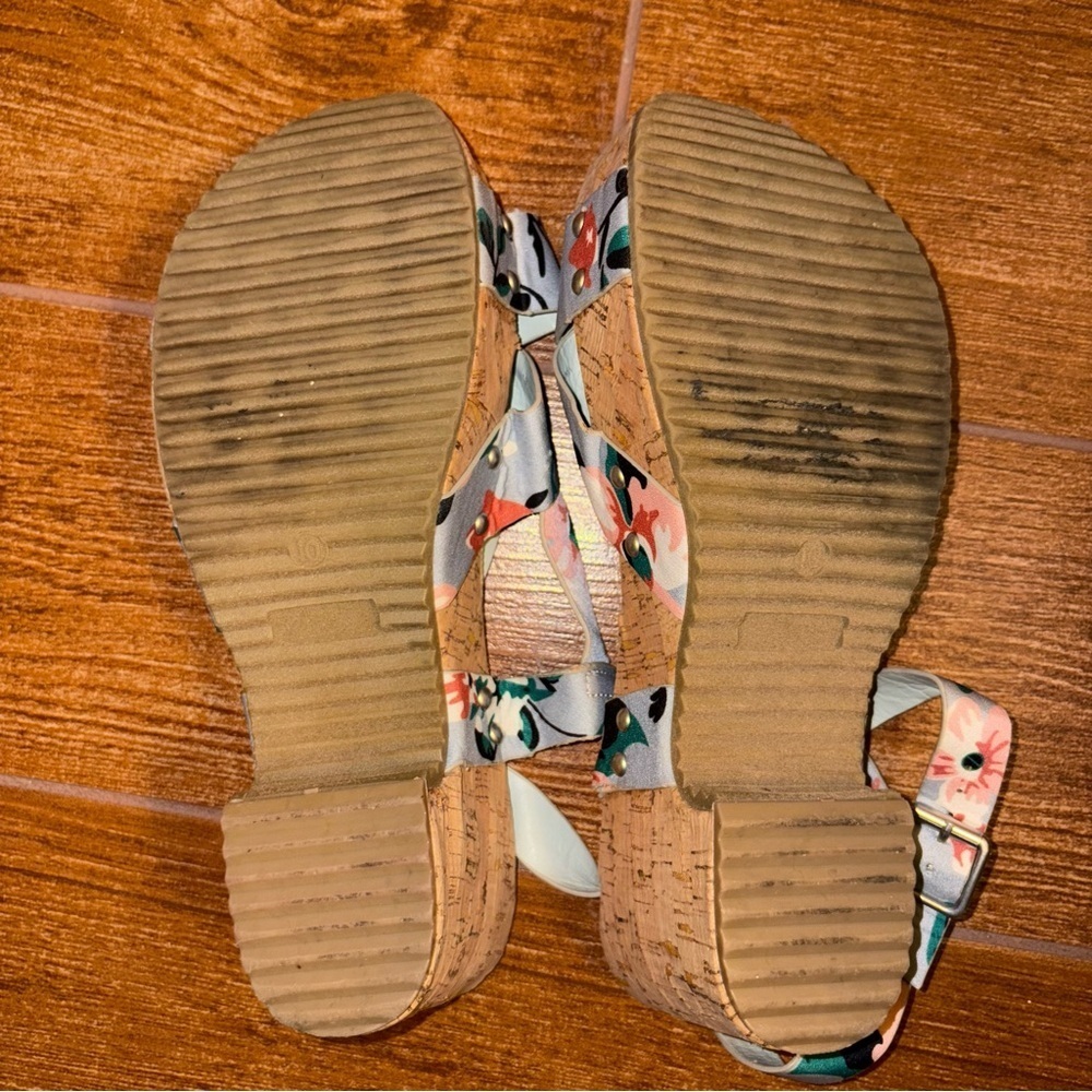 Journee Collection Floral Sandals in Light Blue and Pink - Picture 3 of 4